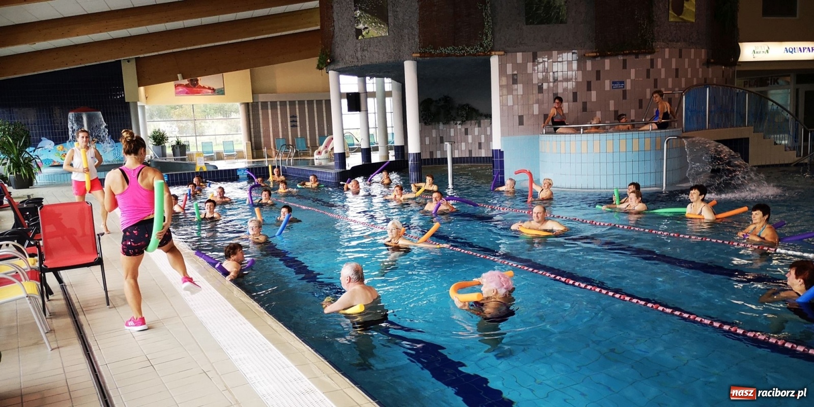 Zdjęcie w galerii na portalu naszraciborz.pl: Aqua aerobic seniorów z Polski i Czech [FOTO] wiadomości z regionu