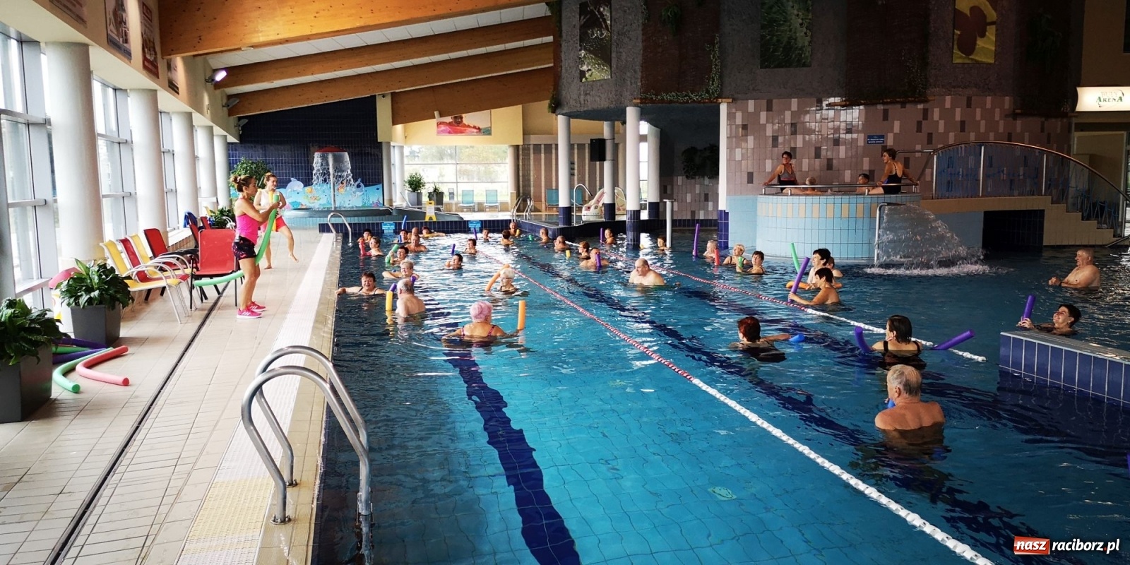 Zdjęcie w galerii na portalu naszraciborz.pl: Aqua aerobic seniorów z Polski i Czech [FOTO] wiadomości z regionu
