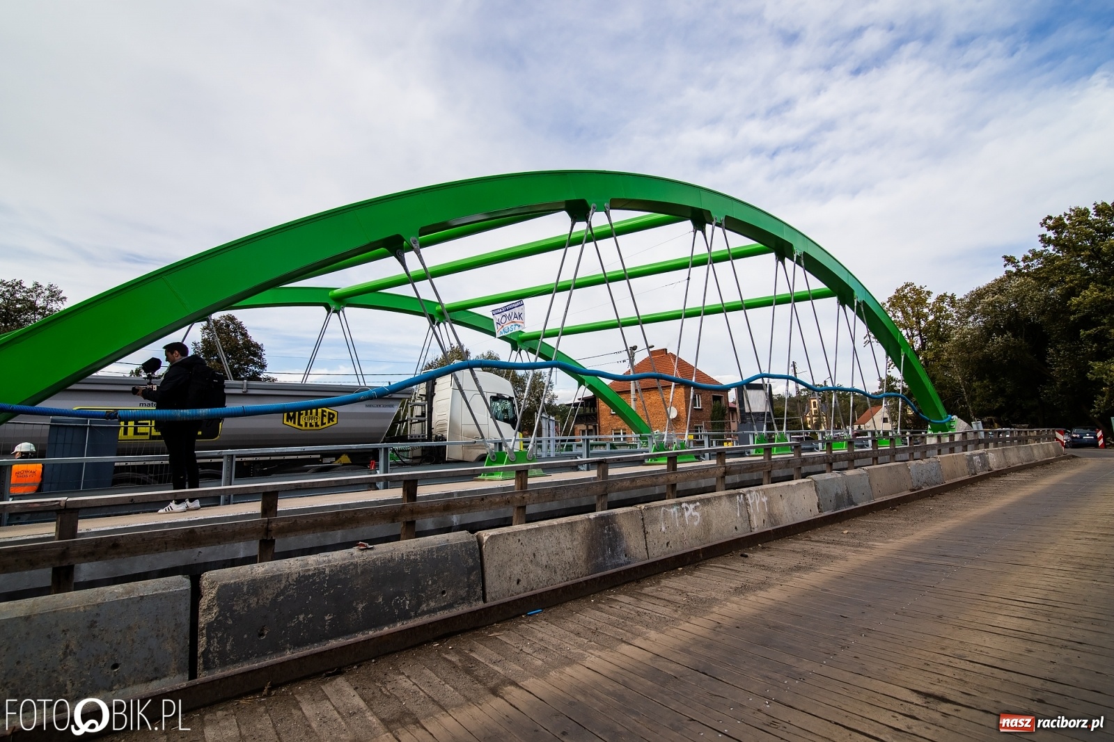 Zdjęcie w galerii na portalu naszraciborz.pl: Pierwsze samochody przejechały po nowym moście w Rudach [FOTO i WIDEO] wiadomości z regionu