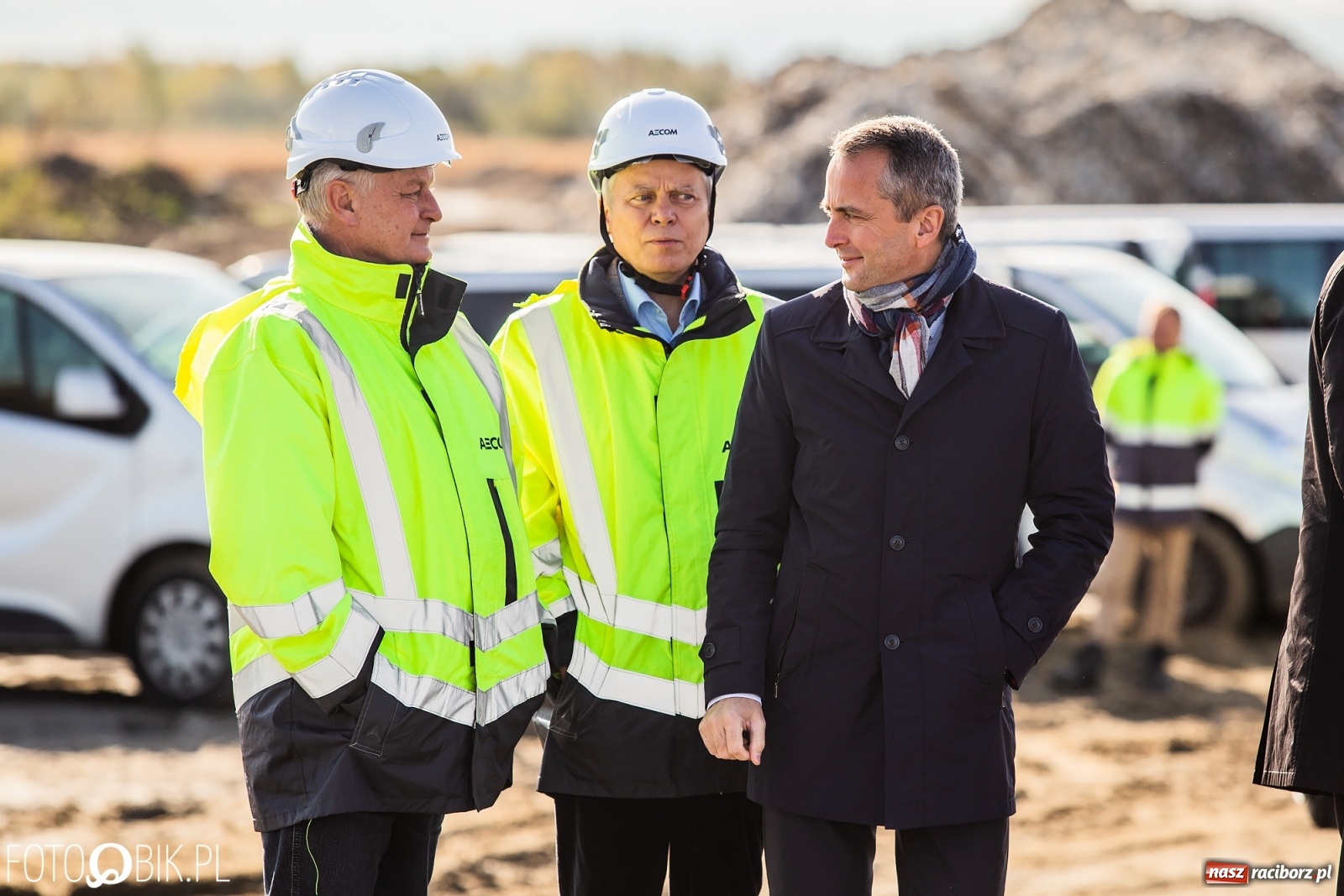 Zdjęcie w galerii na portalu naszraciborz.pl: Budowa zbiornika Racibórz na finiszu. Ulga płynie już przez budowlę przelewowo-spustową [FOTO i WIDEO] wiadomości z regionu