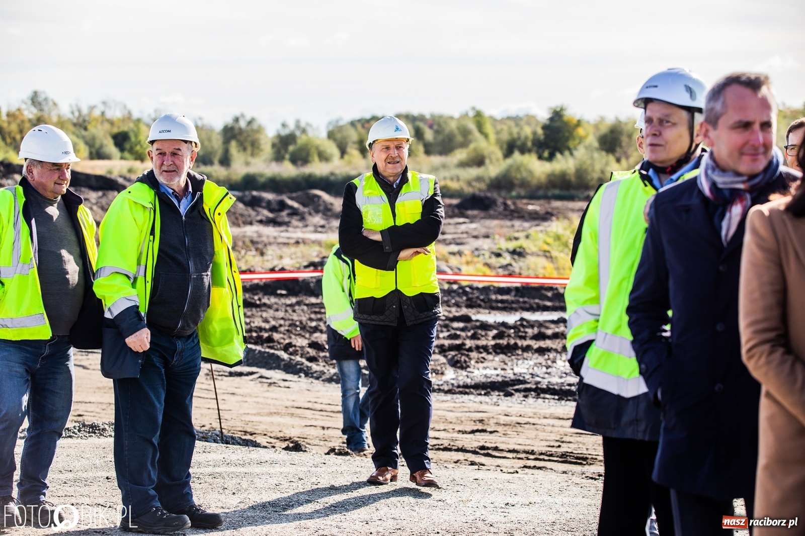 Zdjęcie w galerii na portalu naszraciborz.pl: Budowa zbiornika Racibórz na finiszu. Ulga płynie już przez budowlę przelewowo-spustową [FOTO i WIDEO] wiadomości z regionu