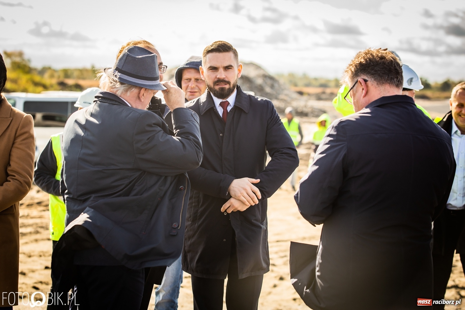 Zdjęcie w galerii na portalu naszraciborz.pl: Budowa zbiornika Racibórz na finiszu. Ulga płynie już przez budowlę przelewowo-spustową [FOTO i WIDEO] wiadomości z regionu