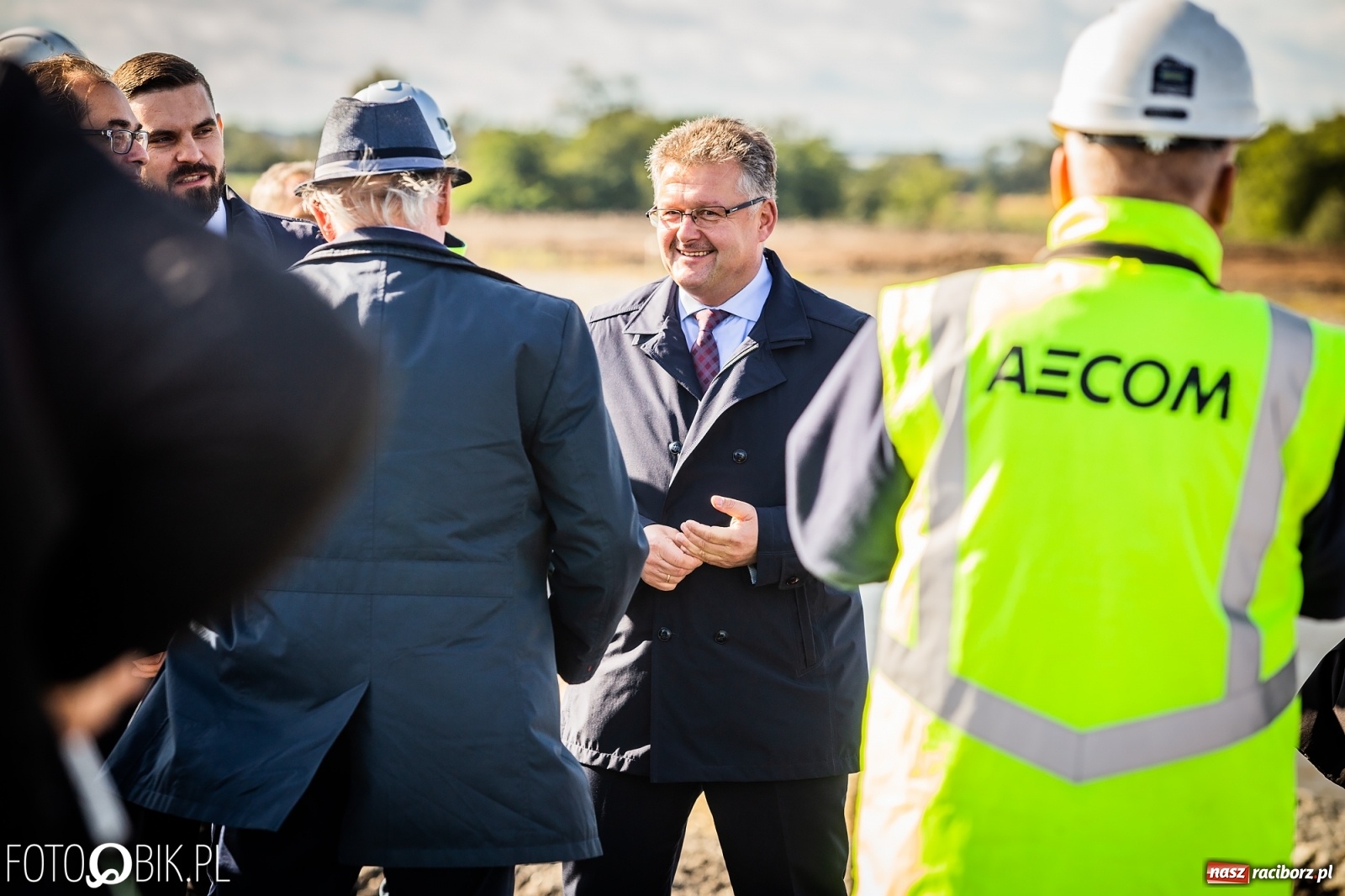 Zdjęcie w galerii na portalu naszraciborz.pl: Budowa zbiornika Racibórz na finiszu. Ulga płynie już przez budowlę przelewowo-spustową [FOTO i WIDEO] wiadomości z regionu