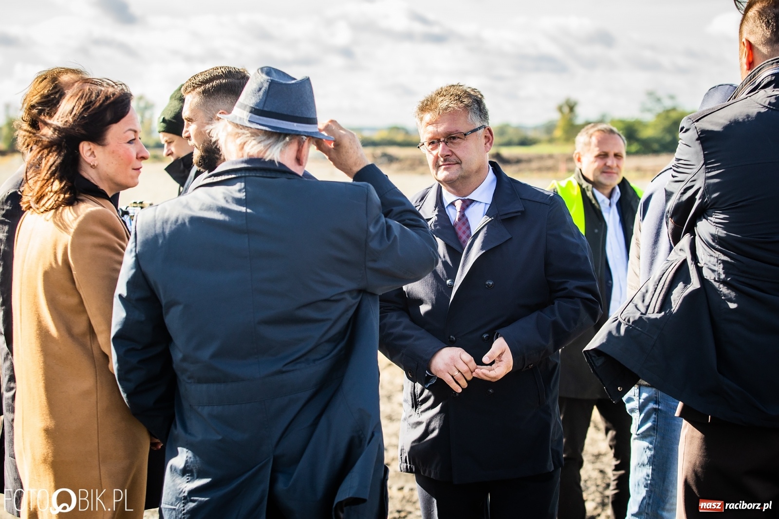 Zdjęcie w galerii na portalu naszraciborz.pl: Budowa zbiornika Racibórz na finiszu. Ulga płynie już przez budowlę przelewowo-spustową [FOTO i WIDEO] wiadomości z regionu