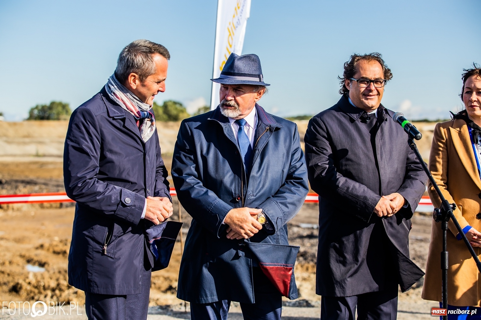 Zdjęcie w galerii na portalu naszraciborz.pl: Budowa zbiornika Racibórz na finiszu. Ulga płynie już przez budowlę przelewowo-spustową [FOTO i WIDEO] wiadomości z regionu