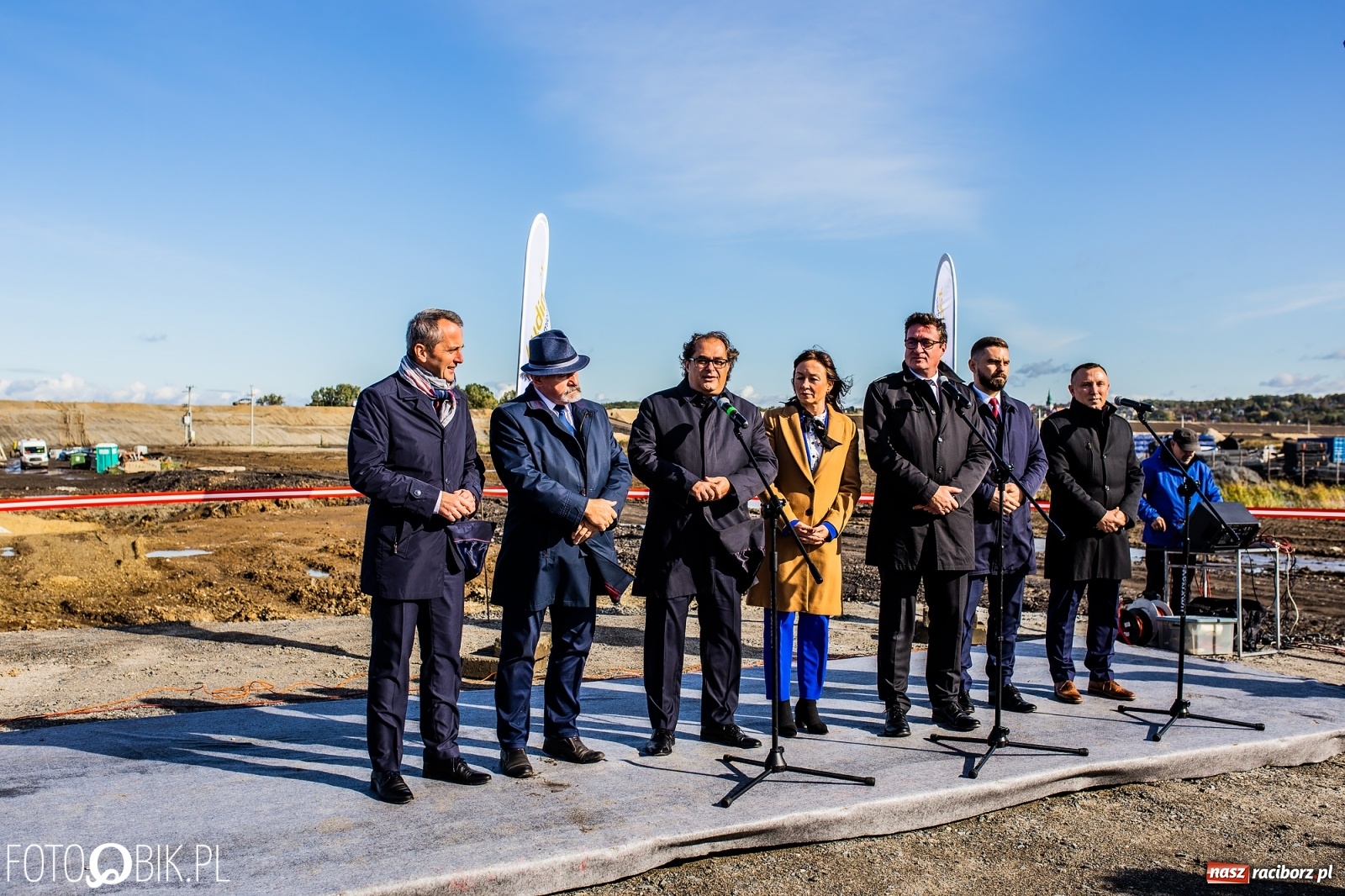 Zdjęcie w galerii na portalu naszraciborz.pl: Budowa zbiornika Racibórz na finiszu. Ulga płynie już przez budowlę przelewowo-spustową [FOTO i WIDEO] wiadomości z regionu