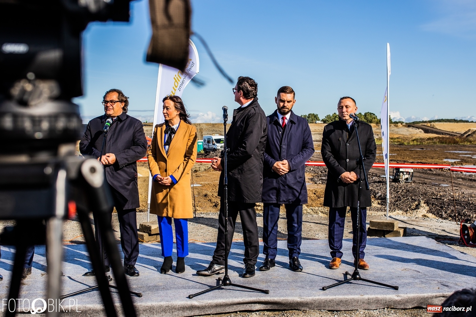 Zdjęcie w galerii na portalu naszraciborz.pl: Budowa zbiornika Racibórz na finiszu. Ulga płynie już przez budowlę przelewowo-spustową [FOTO i WIDEO] wiadomości z regionu