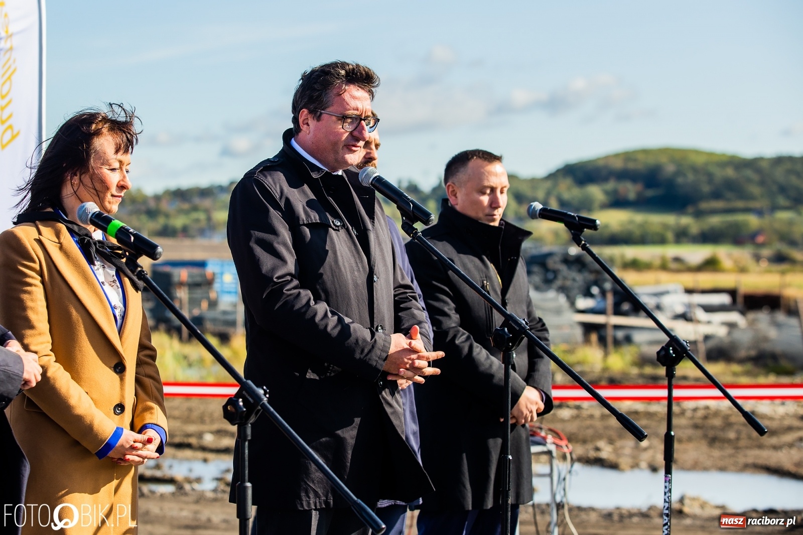 Zdjęcie w galerii na portalu naszraciborz.pl: Budowa zbiornika Racibórz na finiszu. Ulga płynie już przez budowlę przelewowo-spustową [FOTO i WIDEO] wiadomości z regionu