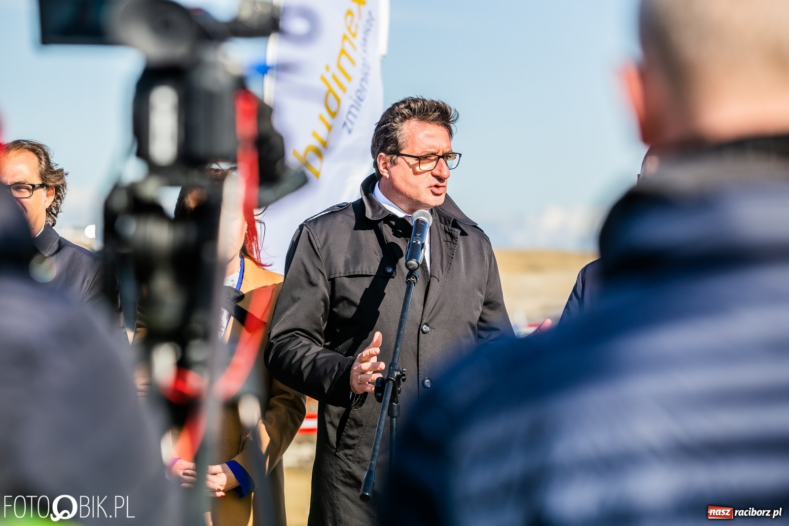 Zdjęcie w galerii na portalu naszraciborz.pl: Budowa zbiornika Racibórz na finiszu. Ulga płynie już przez budowlę przelewowo-spustową [FOTO i WIDEO] wiadomości z regionu