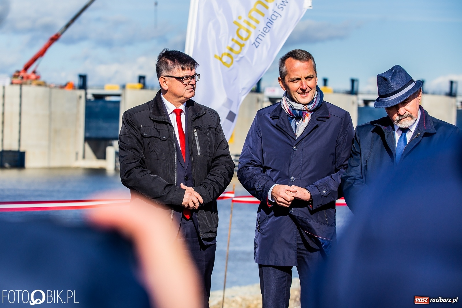 Zdjęcie w galerii na portalu naszraciborz.pl: Budowa zbiornika Racibórz na finiszu. Ulga płynie już przez budowlę przelewowo-spustową [FOTO i WIDEO] wiadomości z regionu