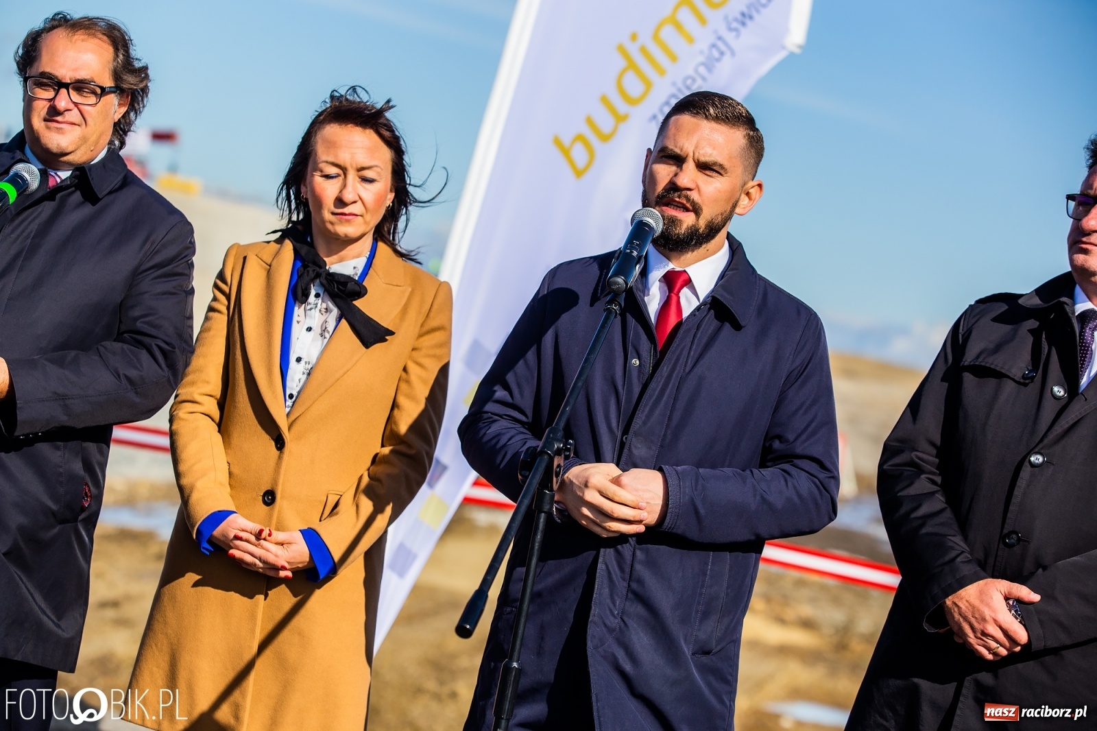 Zdjęcie w galerii na portalu naszraciborz.pl: Budowa zbiornika Racibórz na finiszu. Ulga płynie już przez budowlę przelewowo-spustową [FOTO i WIDEO] wiadomości z regionu