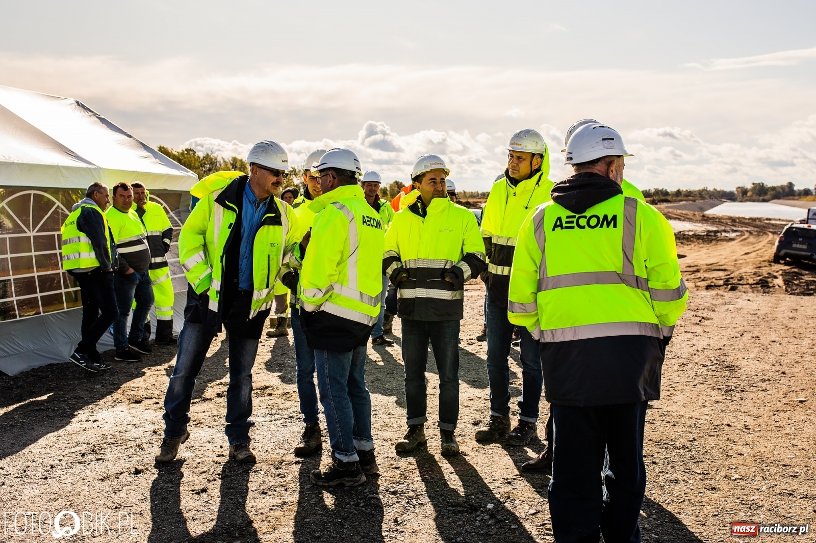 Zdjęcie w galerii na portalu naszraciborz.pl: Budowa zbiornika Racibórz na finiszu. Ulga płynie już przez budowlę przelewowo-spustową [FOTO i WIDEO] wiadomości z regionu