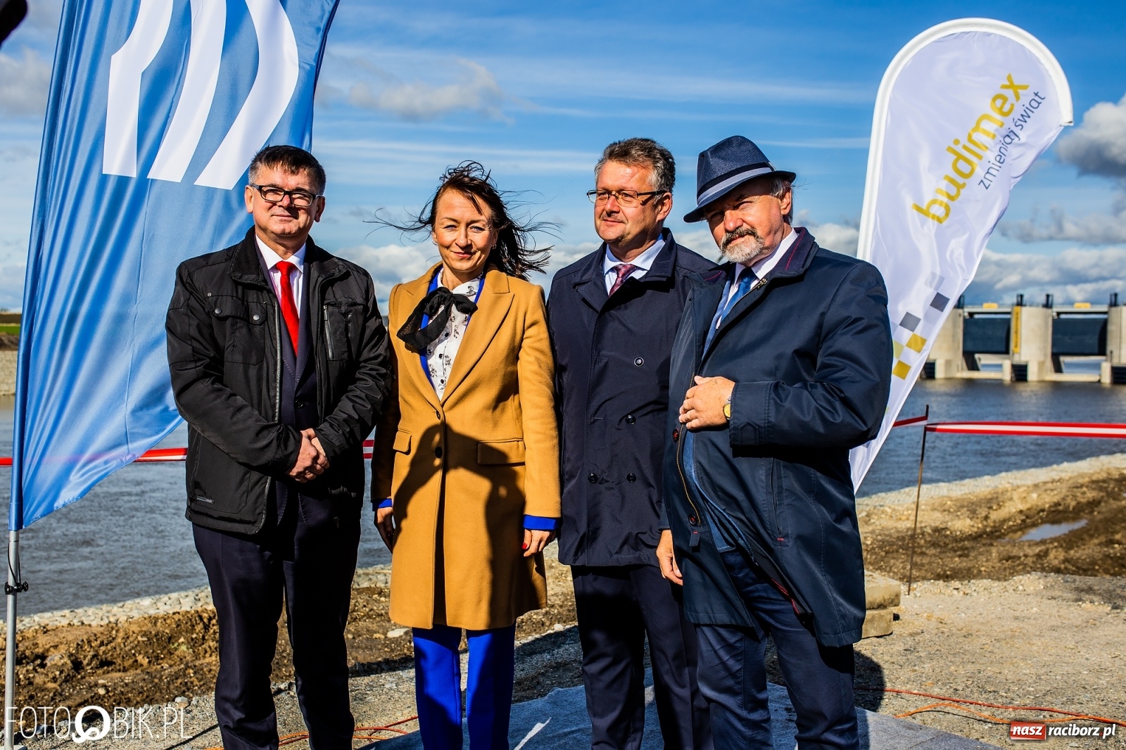 Zdjęcie w galerii na portalu naszraciborz.pl: Budowa zbiornika Racibórz na finiszu. Ulga płynie już przez budowlę przelewowo-spustową [FOTO i WIDEO] wiadomości z regionu