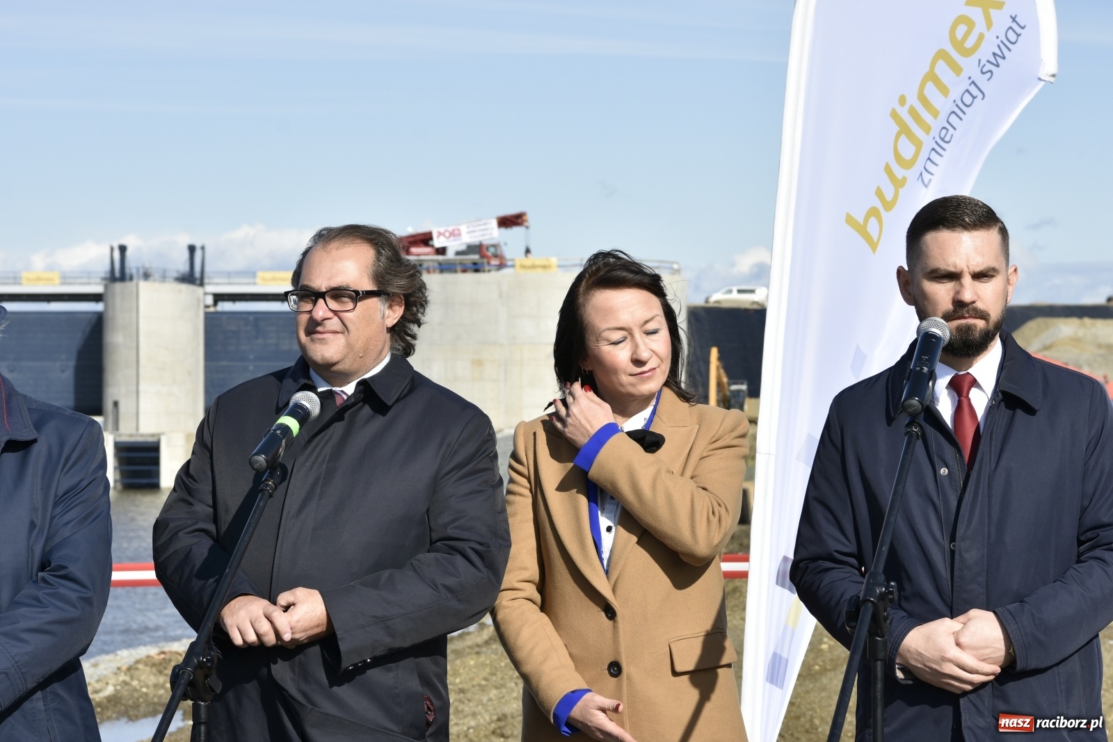 Zdjęcie w galerii na portalu naszraciborz.pl: Wiatr we włosach, czyli briefing przy zaporze  wiadomości z regionu