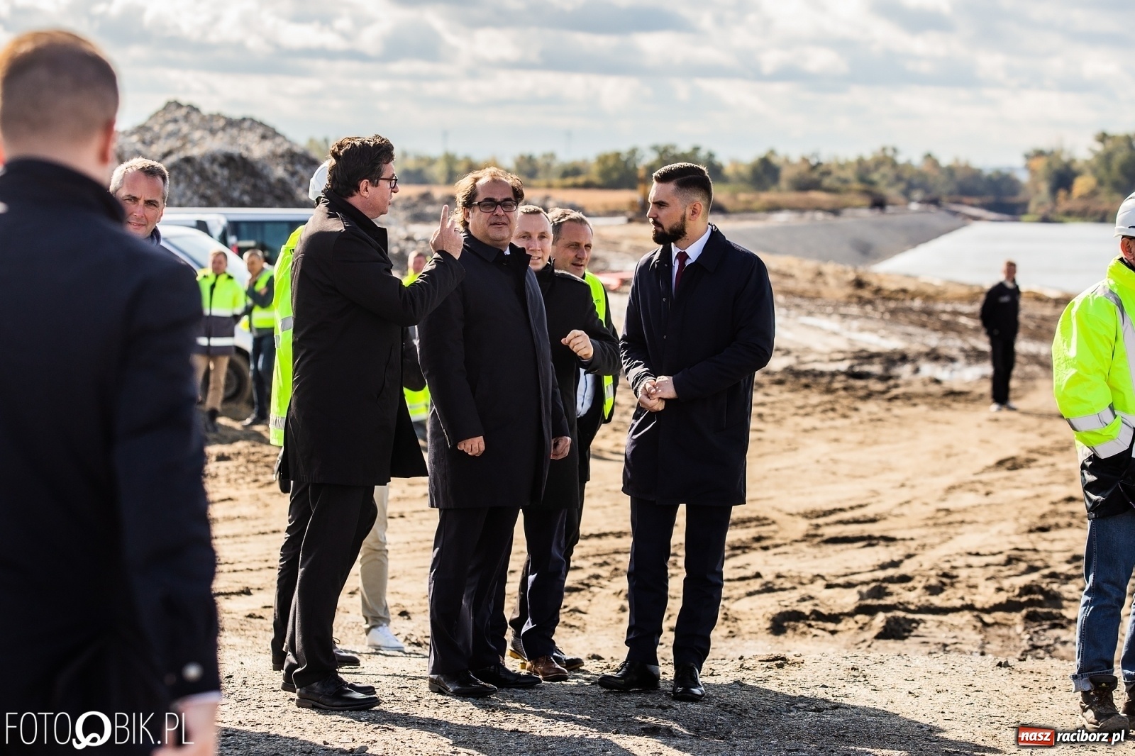 Zdjęcie w galerii na portalu naszraciborz.pl: Wiatr we włosach, czyli briefing przy zaporze  wiadomości z regionu