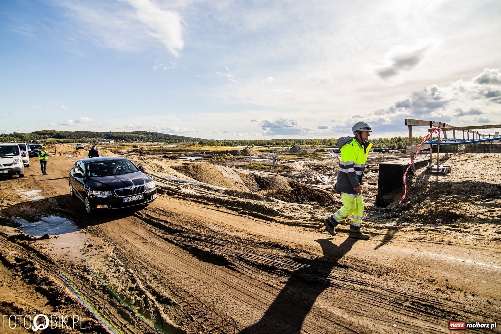 Zdjęcie w galerii na portalu naszraciborz.pl: Wiatr we włosach, czyli briefing przy zaporze  wiadomości z regionu