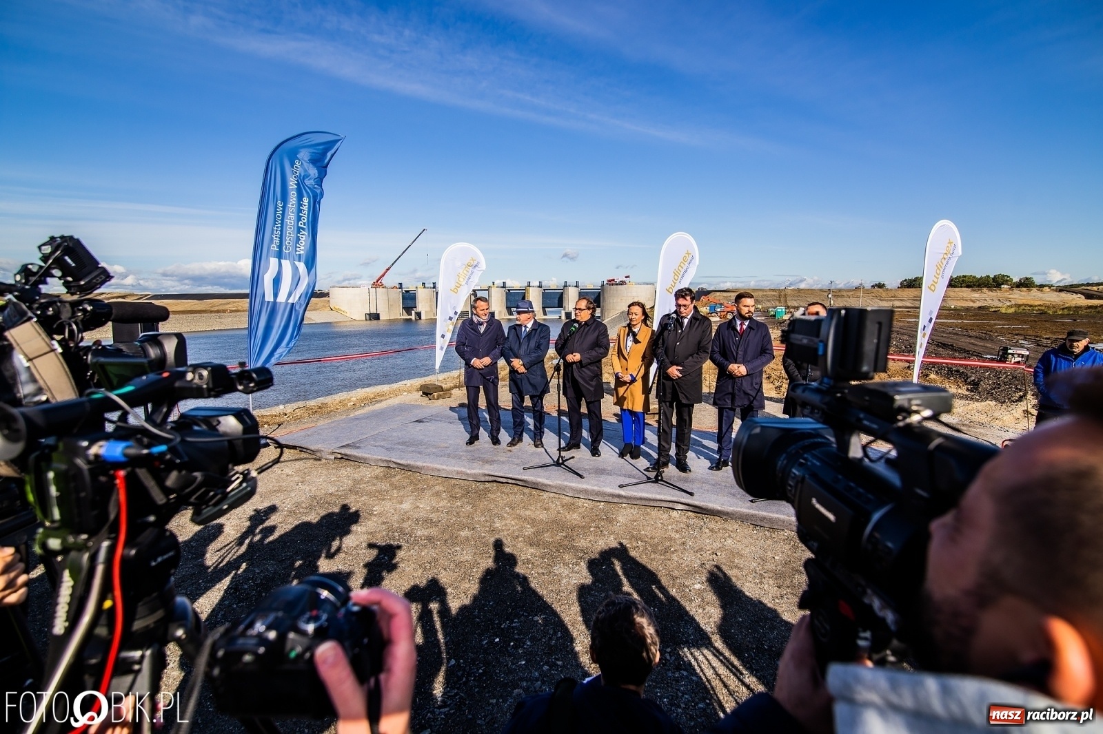 Zdjęcie w galerii na portalu naszraciborz.pl: Wiatr we włosach, czyli briefing przy zaporze  wiadomości z regionu