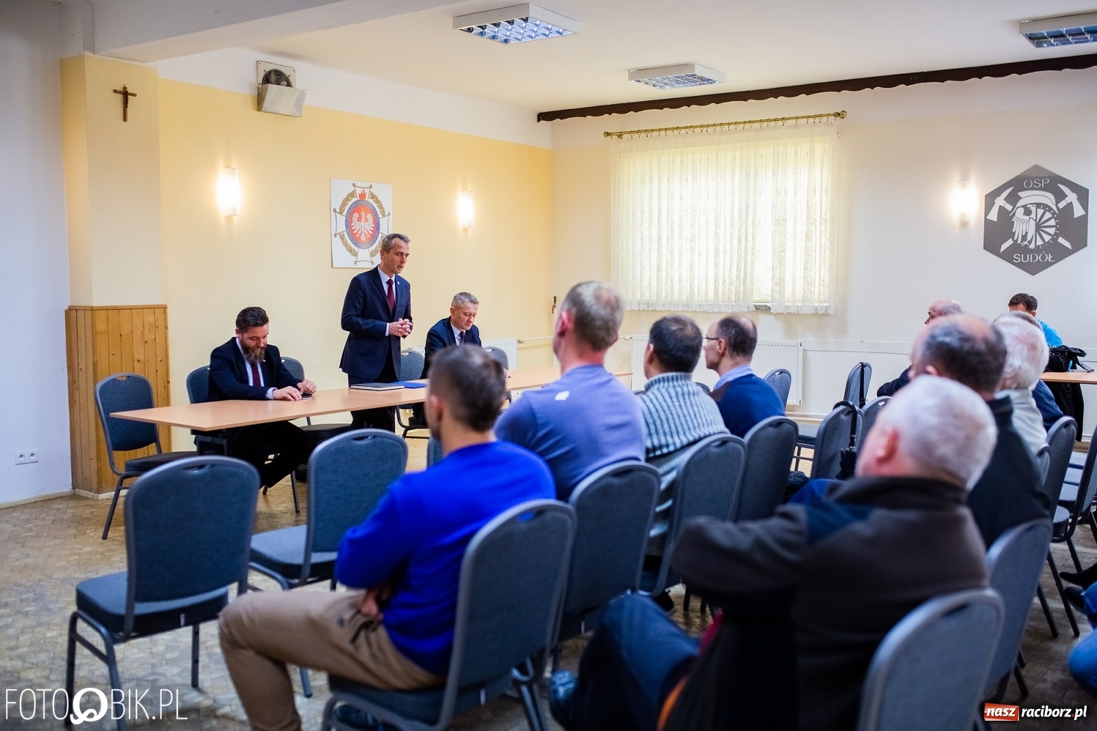 Zdjęcie w galerii na portalu naszraciborz.pl: Zebra na żądanie i fotopułapka. Prezydent w Sudole  wiadomości z regionu