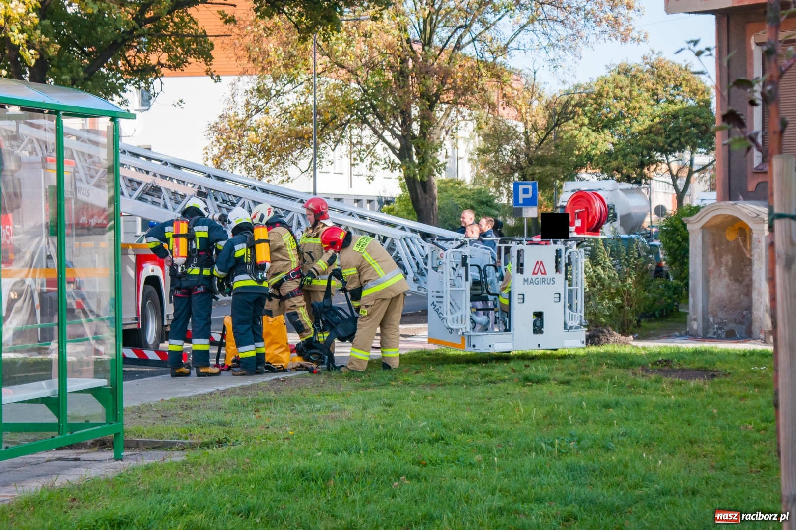 Zdjęcie w galerii na portalu naszraciborz.pl: Pożar w budynku przy Kościuszki. Straż nie wyklucza podpalenia! [FOTO i WIDEO] wiadomości z regionu