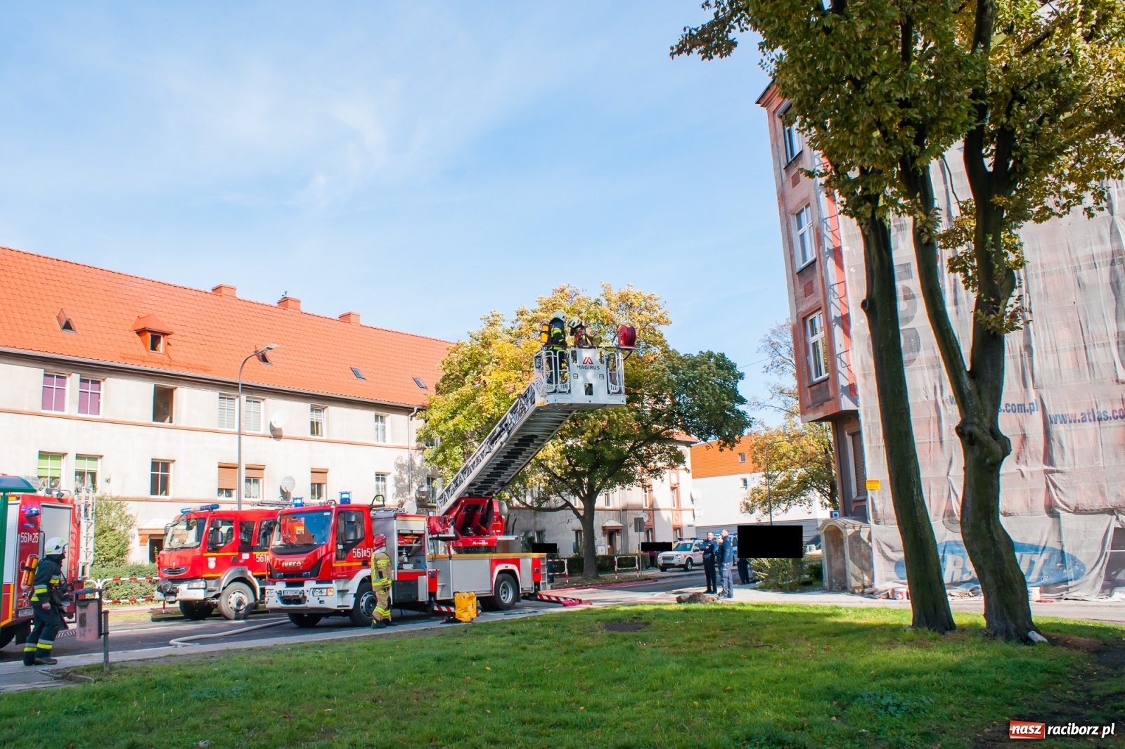 Zdjęcie w galerii na portalu naszraciborz.pl: Pożar w budynku przy Kościuszki. Straż nie wyklucza podpalenia! [FOTO i WIDEO] wiadomości z regionu