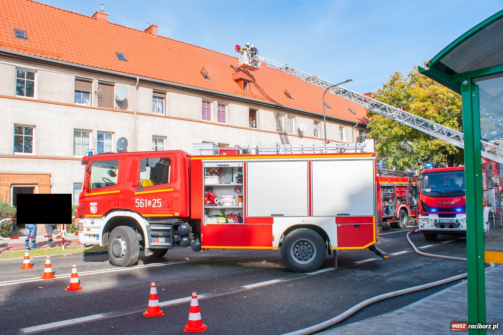 Zdjęcie w galerii na portalu naszraciborz.pl: Pożar w budynku przy Kościuszki. Straż nie wyklucza podpalenia! [FOTO i WIDEO] wiadomości z regionu