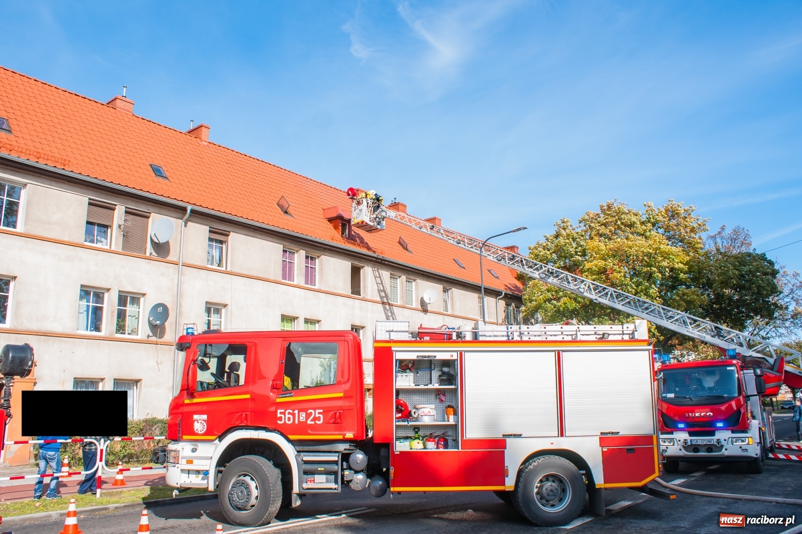 Zdjęcie w galerii na portalu naszraciborz.pl: Pożar w budynku przy Kościuszki. Straż nie wyklucza podpalenia! [FOTO i WIDEO] wiadomości z regionu