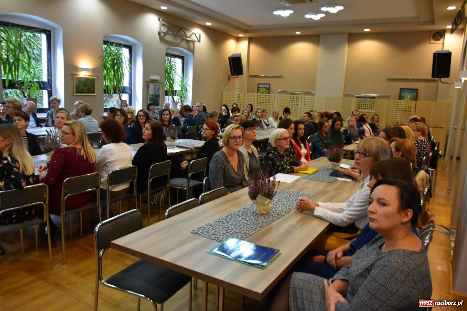 Zdjęcie w galerii na portalu naszraciborz.pl: Krzyżanowicka oświata świętowała w Tworkowie wiadomości z regionu