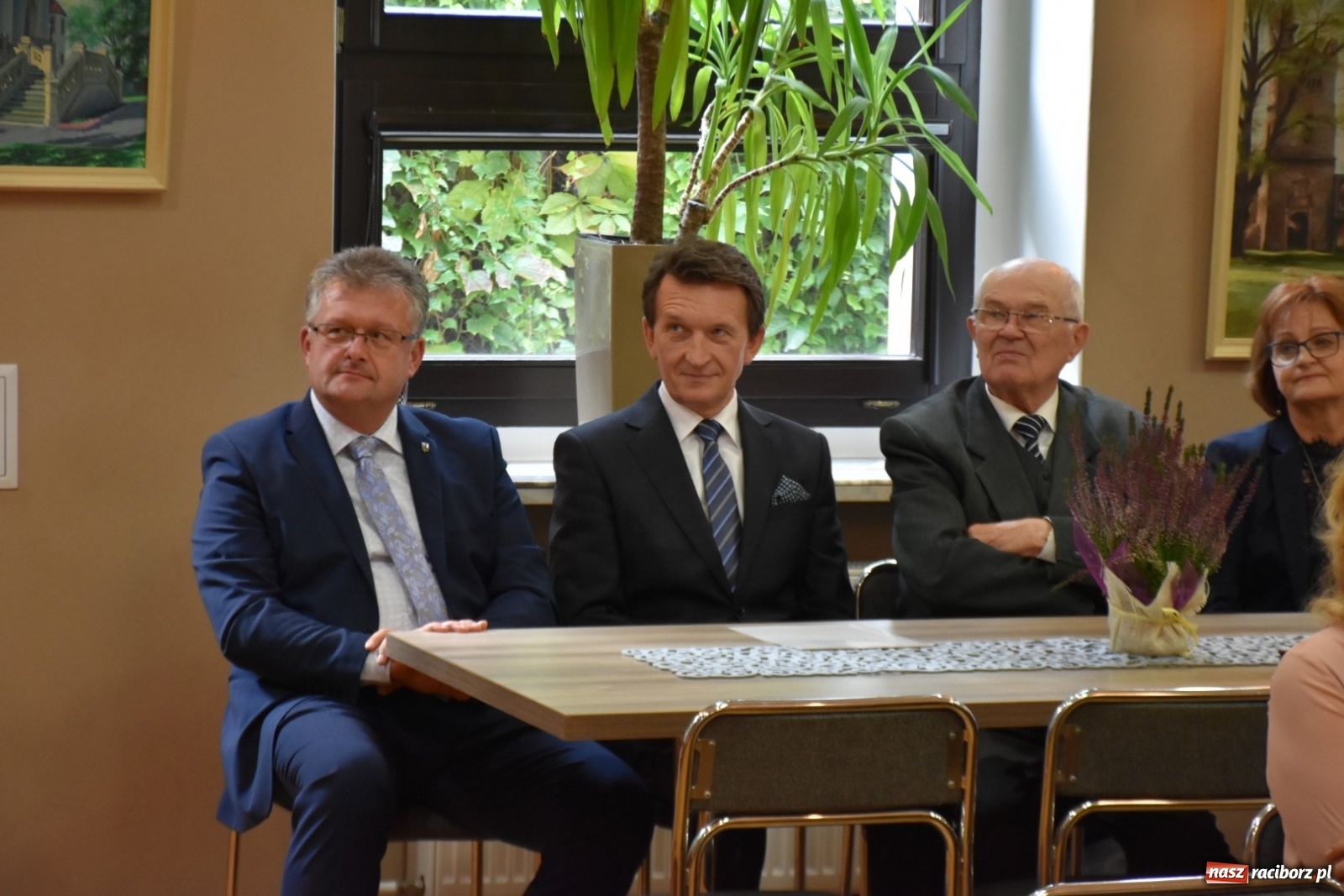 Zdjęcie w galerii na portalu naszraciborz.pl: Krzyżanowicka oświata świętowała w Tworkowie wiadomości z regionu