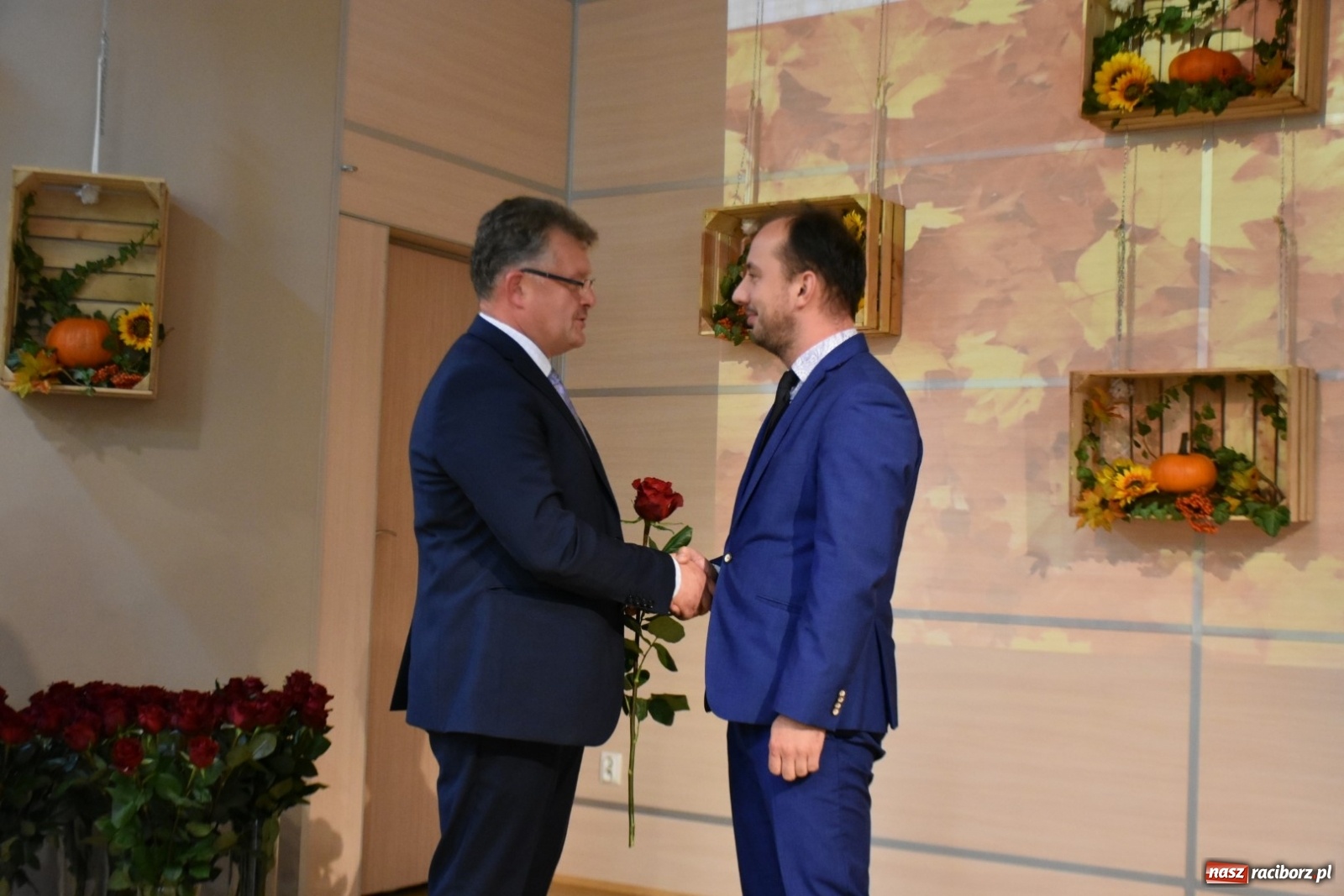 Zdjęcie w galerii na portalu naszraciborz.pl: Krzyżanowicka oświata świętowała w Tworkowie wiadomości z regionu