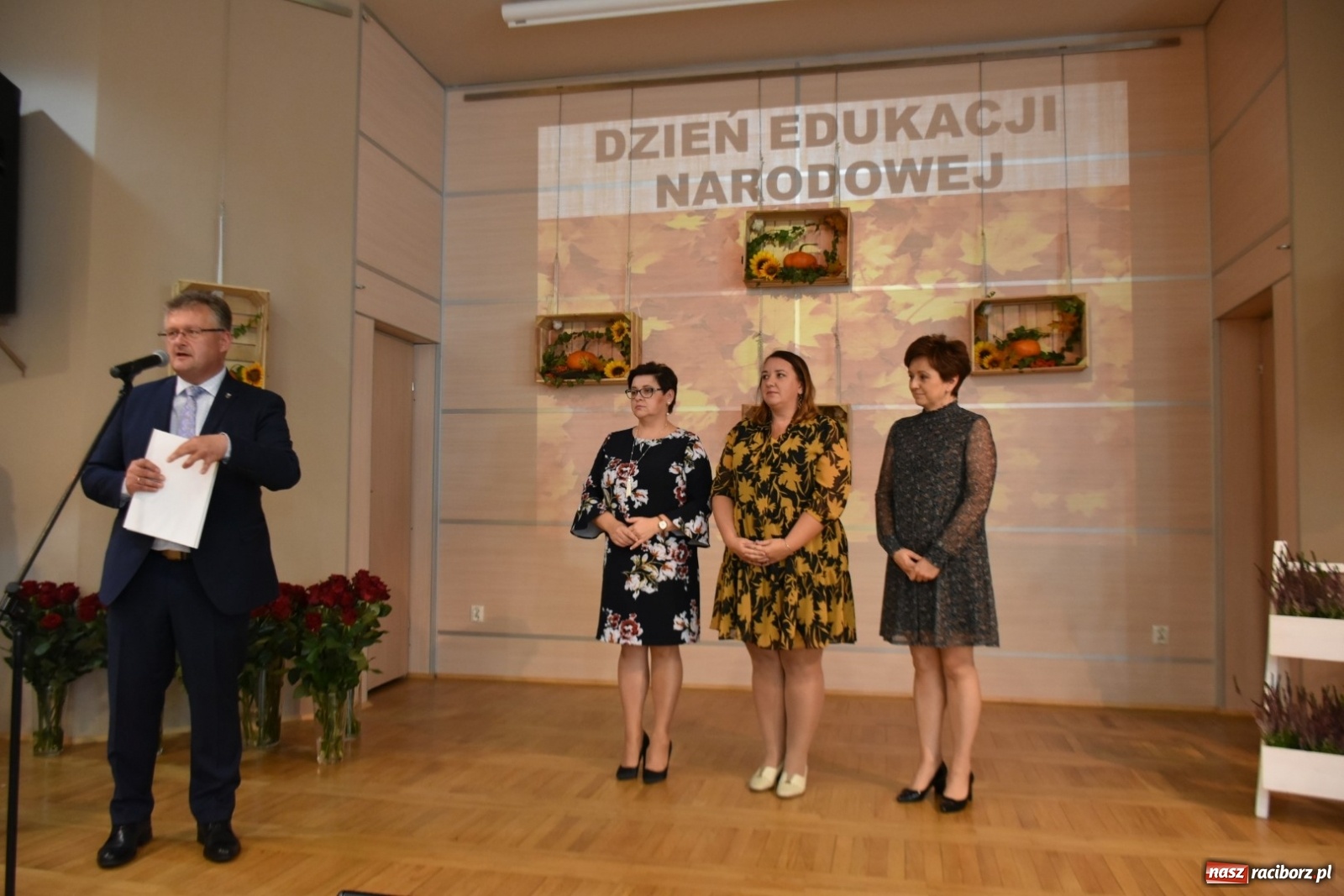 Zdjęcie w galerii na portalu naszraciborz.pl: Krzyżanowicka oświata świętowała w Tworkowie wiadomości z regionu