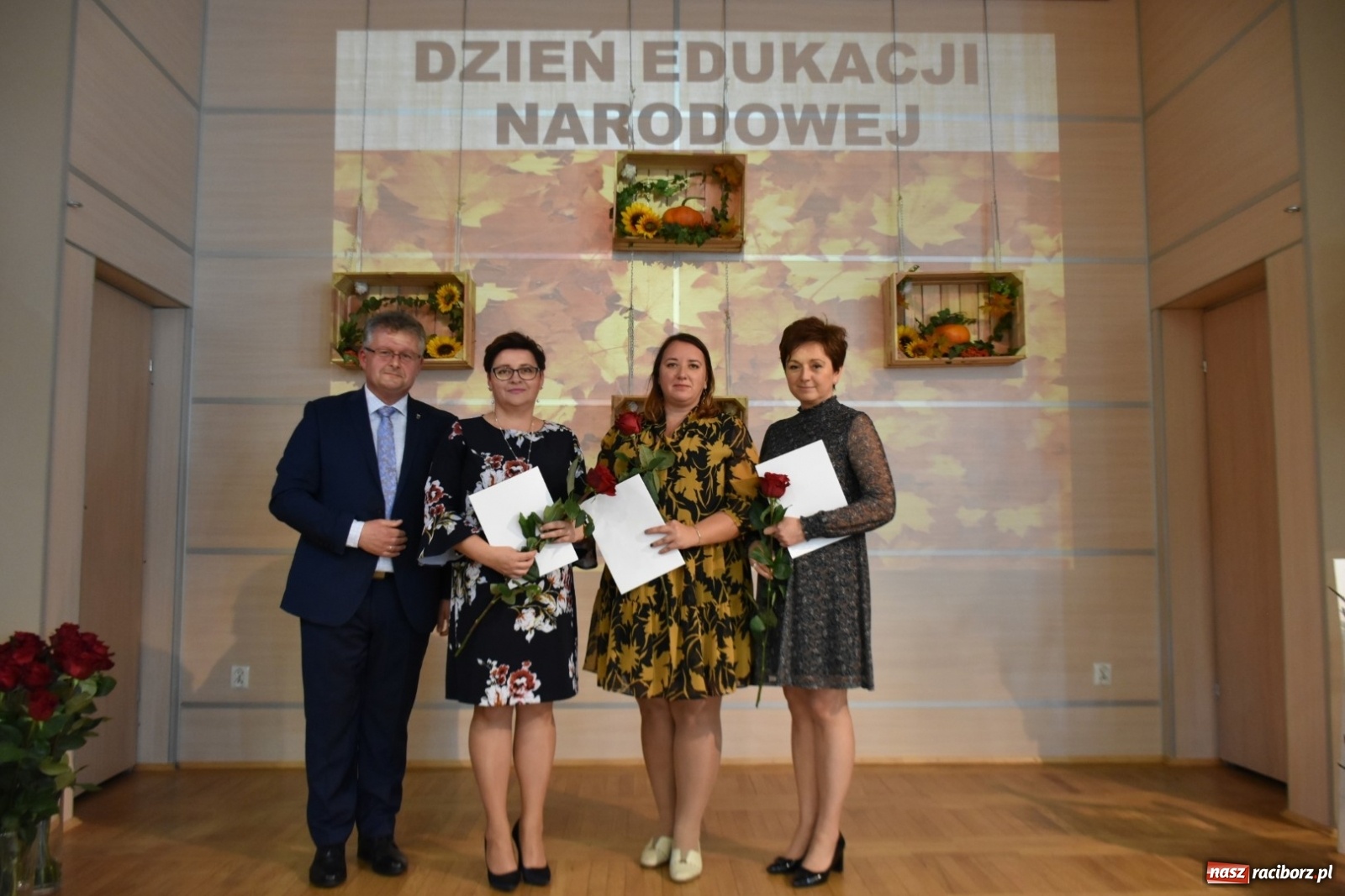 Zdjęcie w galerii na portalu naszraciborz.pl: Krzyżanowicka oświata świętowała w Tworkowie wiadomości z regionu