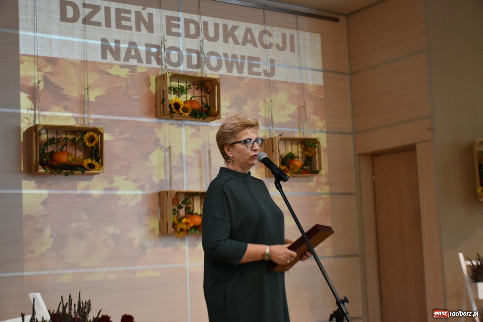 Zdjęcie w galerii na portalu naszraciborz.pl: Krzyżanowicka oświata świętowała w Tworkowie wiadomości z regionu