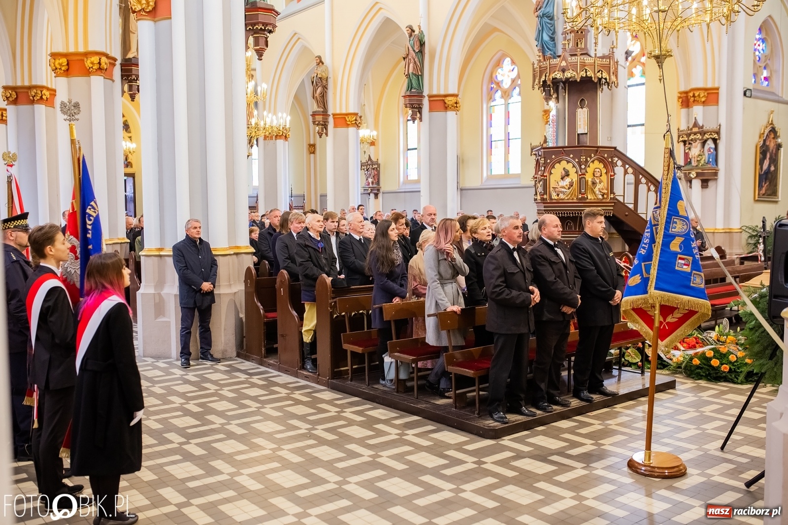 Zdjęcie w galerii na portalu naszraciborz.pl: Ostatnie pożegnanie śp. Maestro Piotra Libery wiadomości z regionu