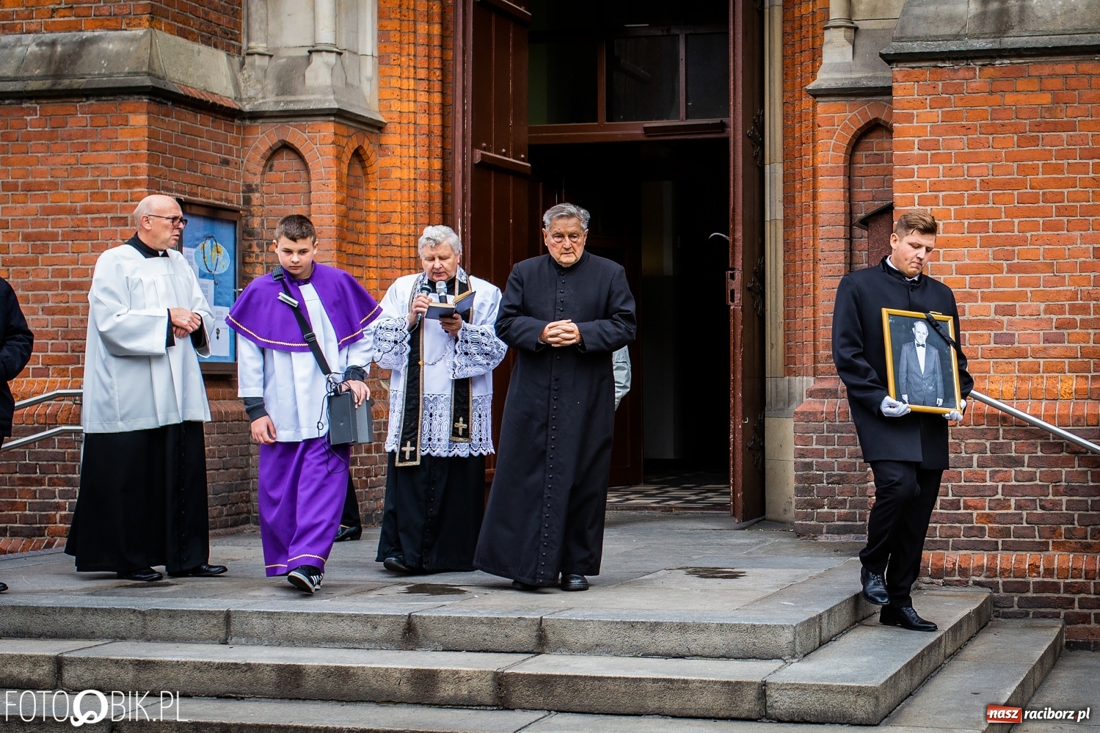 Zdjęcie w galerii na portalu naszraciborz.pl: Ostatnie pożegnanie śp. Maestro Piotra Libery wiadomości z regionu
