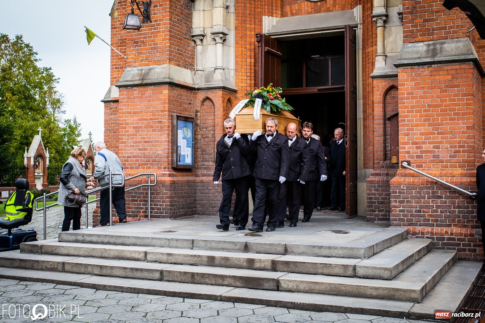 Zdjęcie w galerii na portalu naszraciborz.pl: Ostatnie pożegnanie śp. Maestro Piotra Libery wiadomości z regionu
