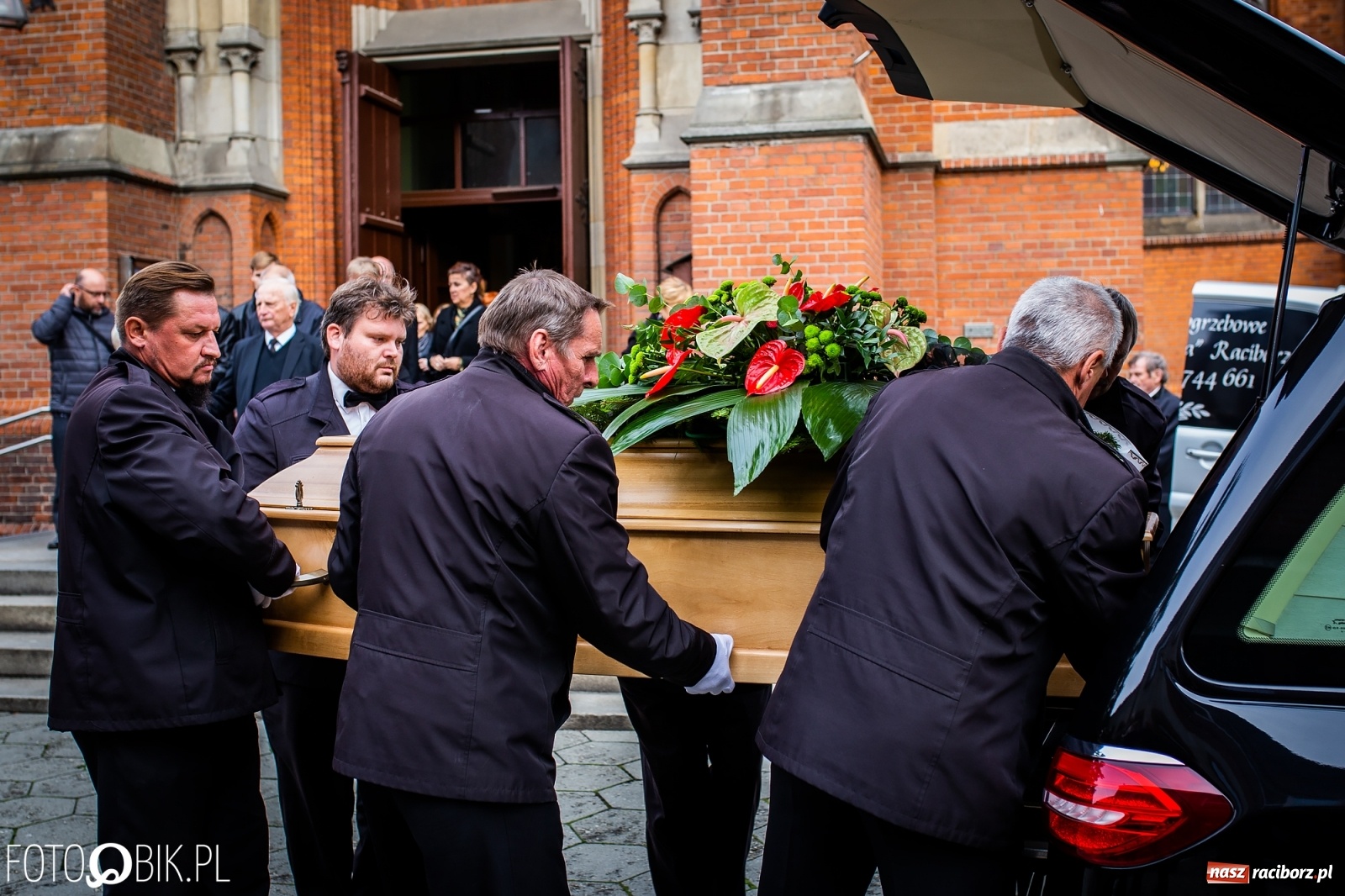 Zdjęcie w galerii na portalu naszraciborz.pl: Ostatnie pożegnanie śp. Maestro Piotra Libery wiadomości z regionu