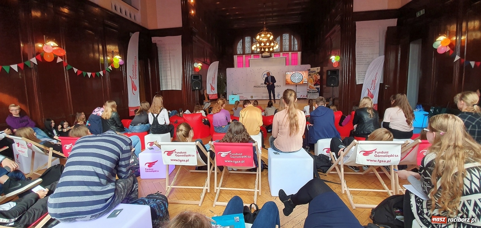 Zdjęcie w galerii na portalu naszraciborz.pl: Akademia Przedsiębiorczości w I LO  wiadomości z regionu