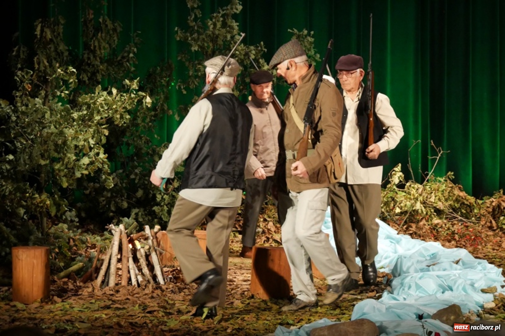 Zdjęcie w galerii na portalu naszraciborz.pl: Śląskie Powstania w naszej pamięci. Program patriotyczny w Kuźni Raciborskiej  wiadomości z regionu