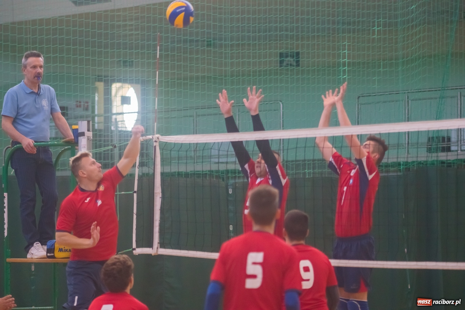 Zdjęcie w galerii na portalu naszraciborz.pl: Siatkarskie zmagania niesłyszących w Arenie Rafako [FOTO i WIDEO] wiadomości z regionu
