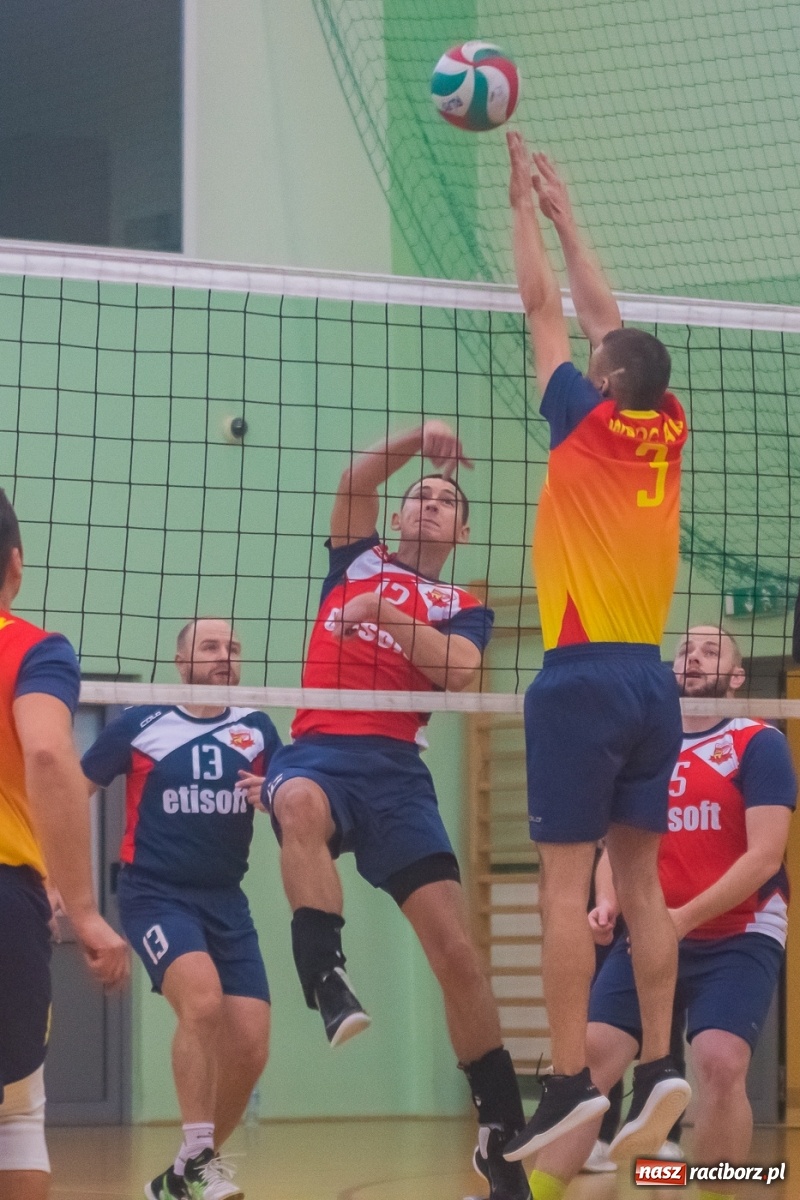 Zdjęcie w galerii na portalu naszraciborz.pl: Siatkarskie zmagania niesłyszących w Arenie Rafako [FOTO i WIDEO] wiadomości z regionu