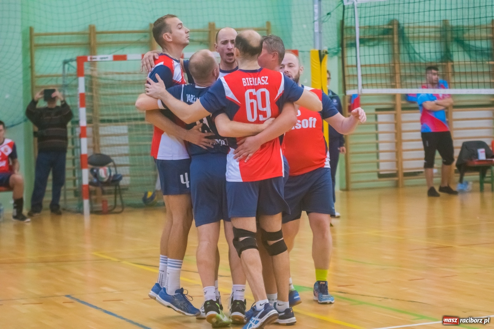 Zdjęcie w galerii na portalu naszraciborz.pl: Siatkarskie zmagania niesłyszących w Arenie Rafako [FOTO i WIDEO] wiadomości z regionu