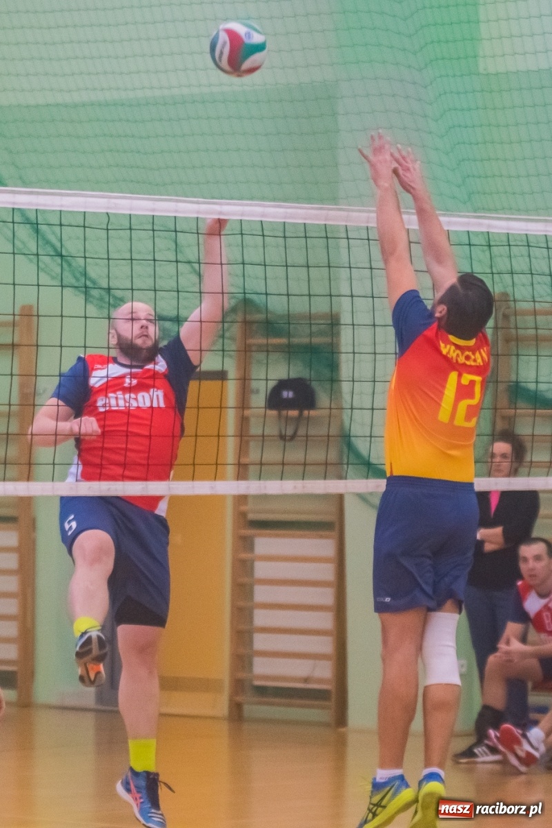 Zdjęcie w galerii na portalu naszraciborz.pl: Siatkarskie zmagania niesłyszących w Arenie Rafako [FOTO i WIDEO] wiadomości z regionu