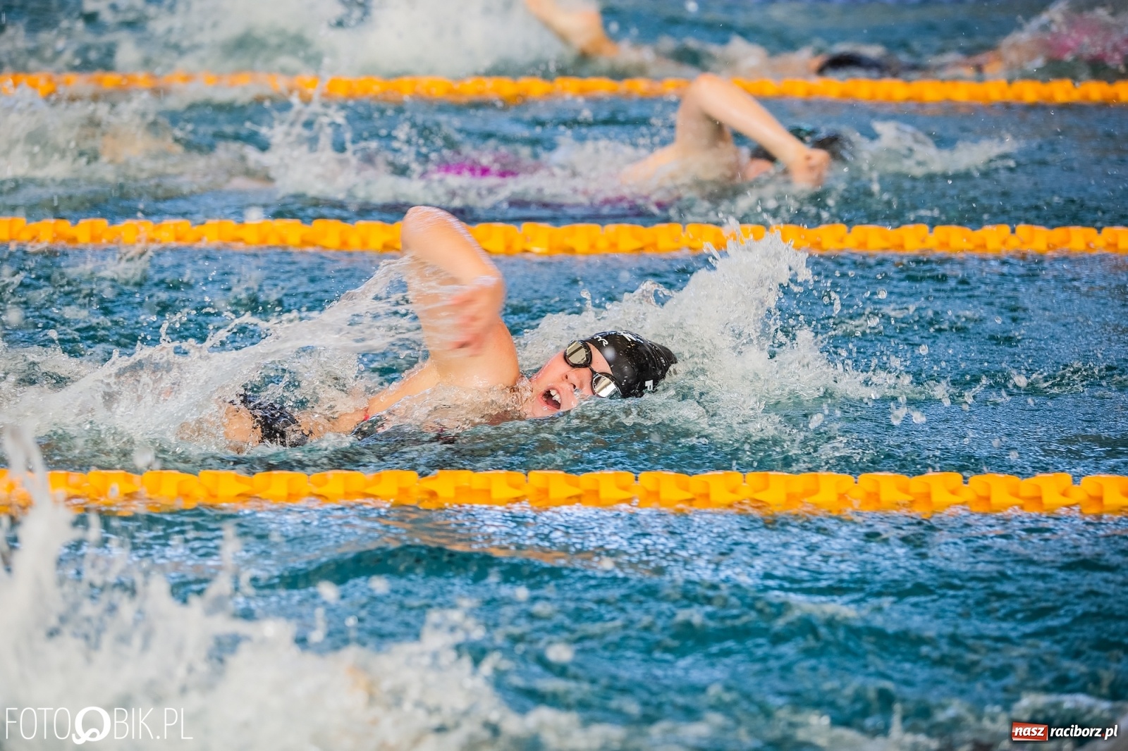 Zdjęcie w galerii na portalu naszraciborz.pl: 12. Międzynarodowe Zawody Pływackie o Puchar Dyrektora ZSOMS wiadomości z regionu