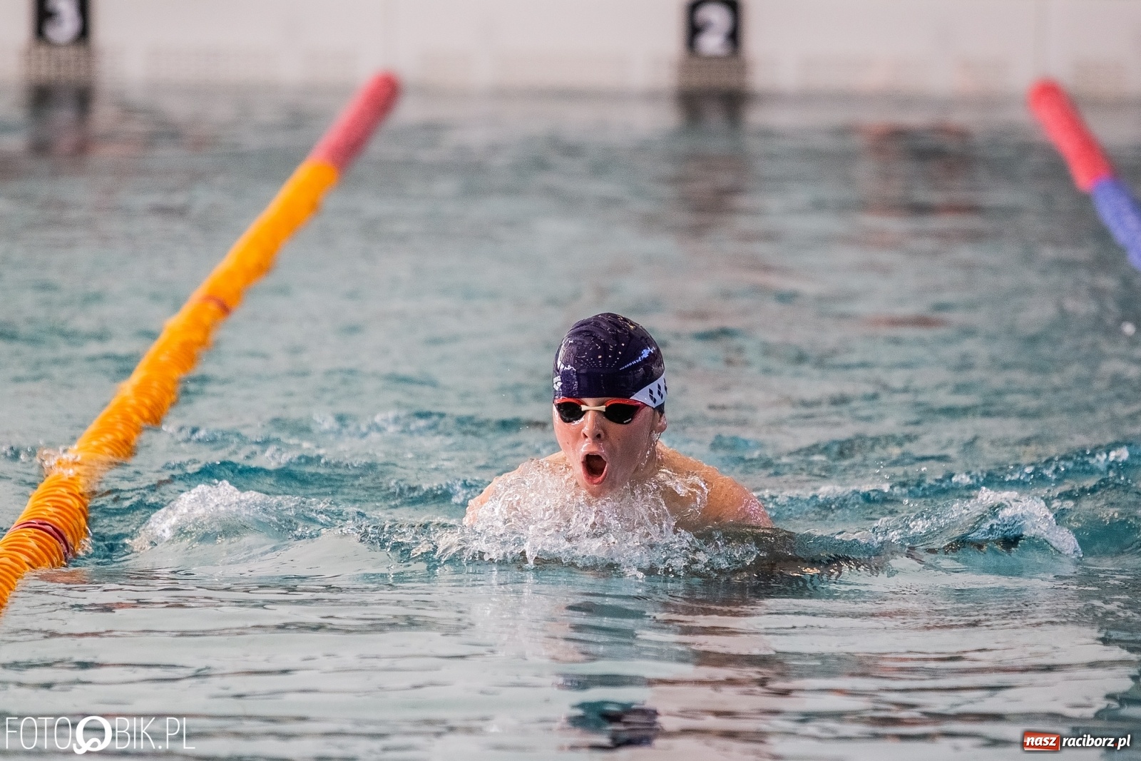 Zdjęcie w galerii na portalu naszraciborz.pl: 12. Międzynarodowe Zawody Pływackie o Puchar Dyrektora ZSOMS wiadomości z regionu