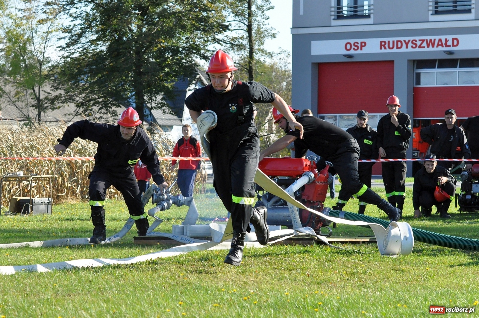 Zdjęcie w galerii na portalu naszraciborz.pl: Polscy i czescy strażacy rywalizowali w Rudyszwałdzie [FOTO] wiadomości z regionu