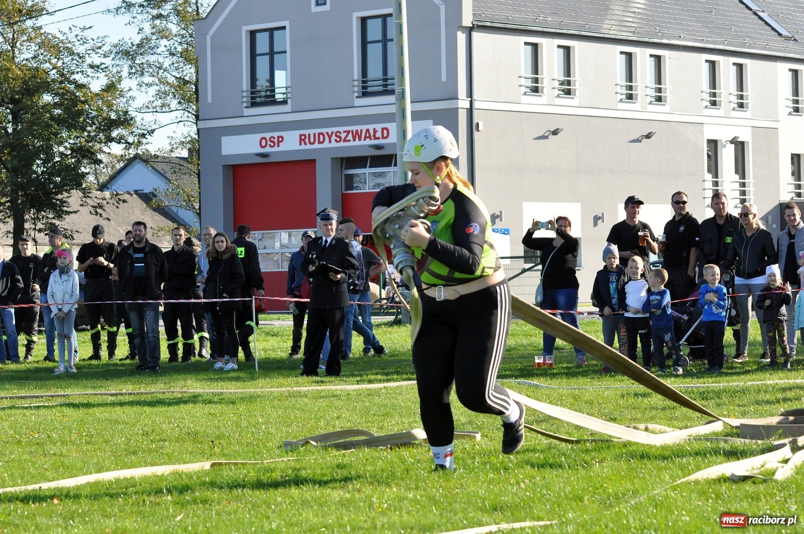 Zdjęcie w galerii na portalu naszraciborz.pl: Polscy i czescy strażacy rywalizowali w Rudyszwałdzie [FOTO] wiadomości z regionu
