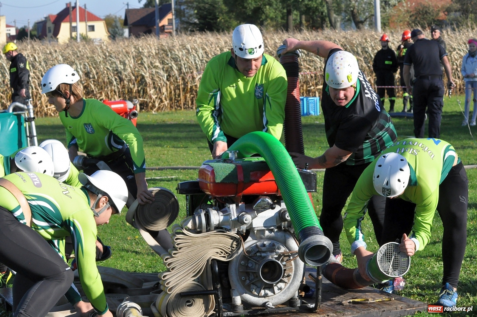 Zdjęcie w galerii na portalu naszraciborz.pl: Polscy i czescy strażacy rywalizowali w Rudyszwałdzie [FOTO] wiadomości z regionu