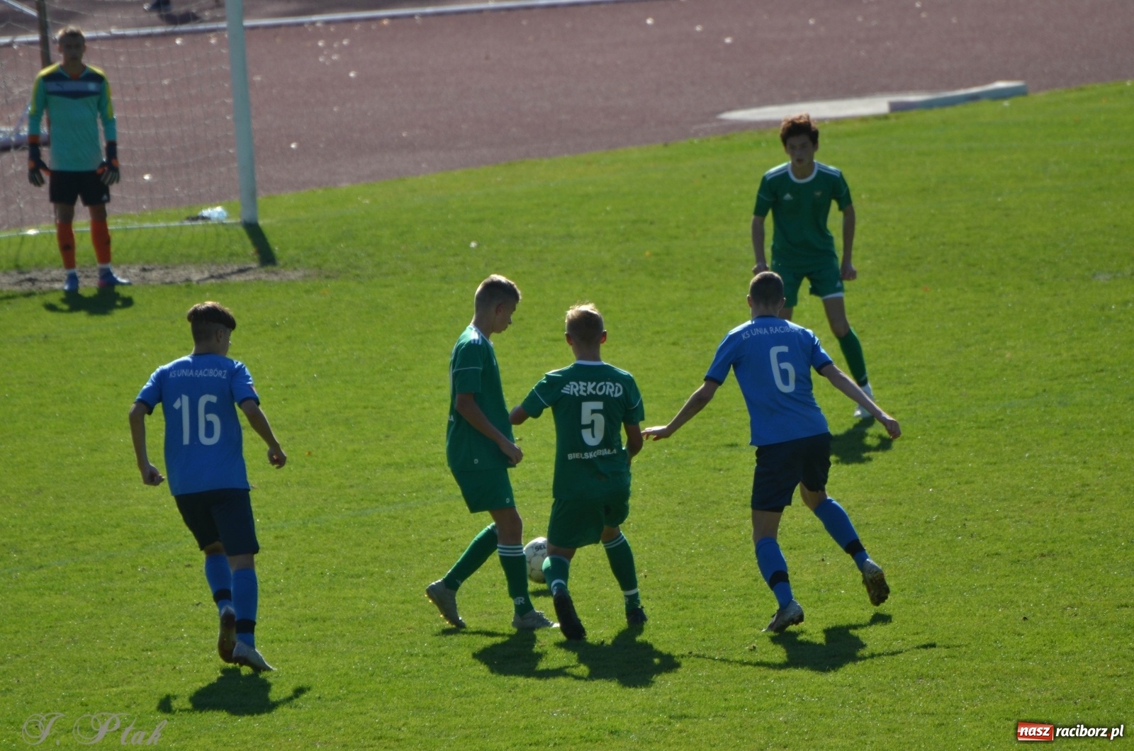 Zdjęcie w galerii na portalu naszraciborz.pl: Juniorzy Unii polegli z kretesem wiadomości z regionu