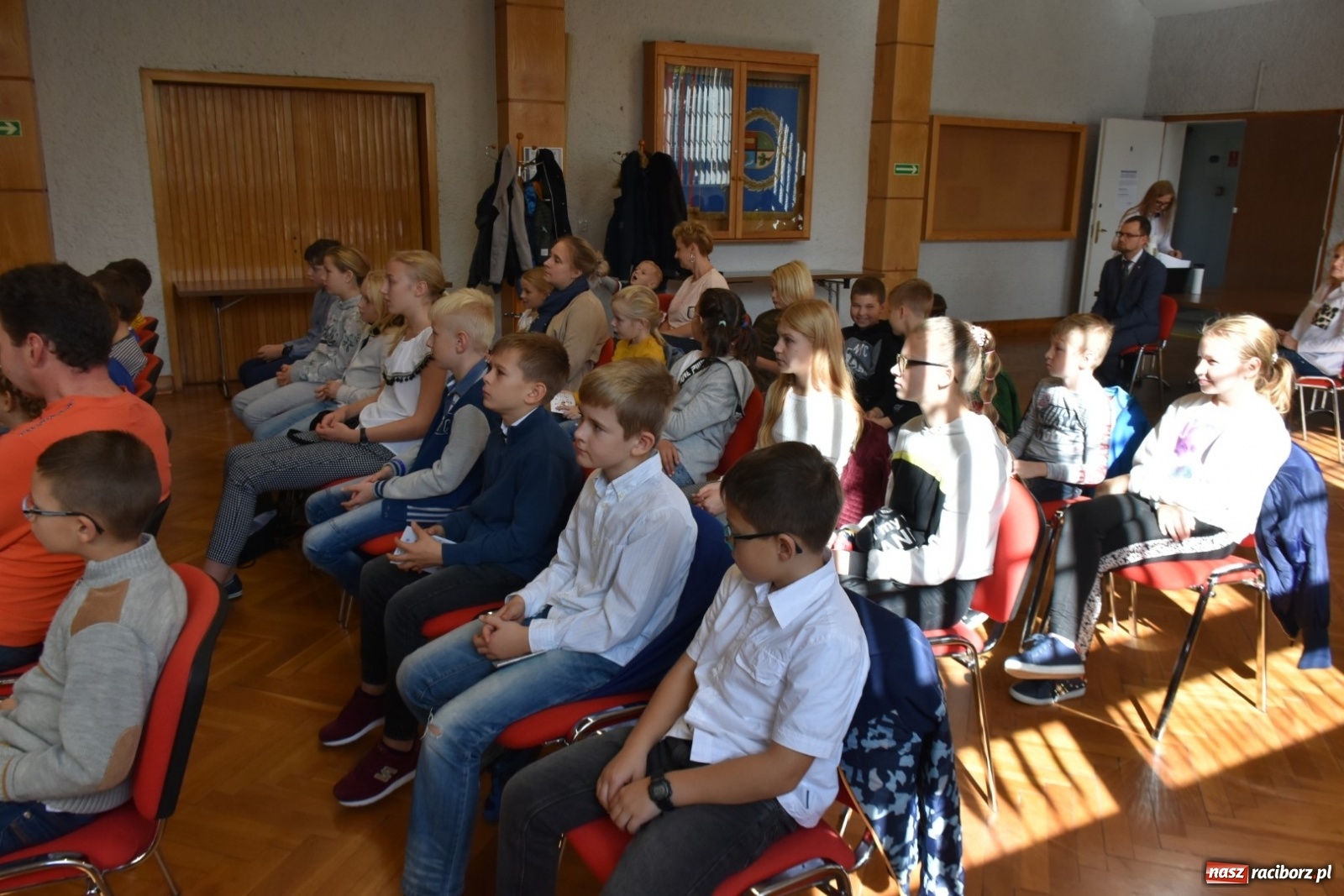 Zdjęcie w galerii na portalu naszraciborz.pl: Najmłodsi żacy gminy Krzyżanowice odebrali indeksy  wiadomości z regionu