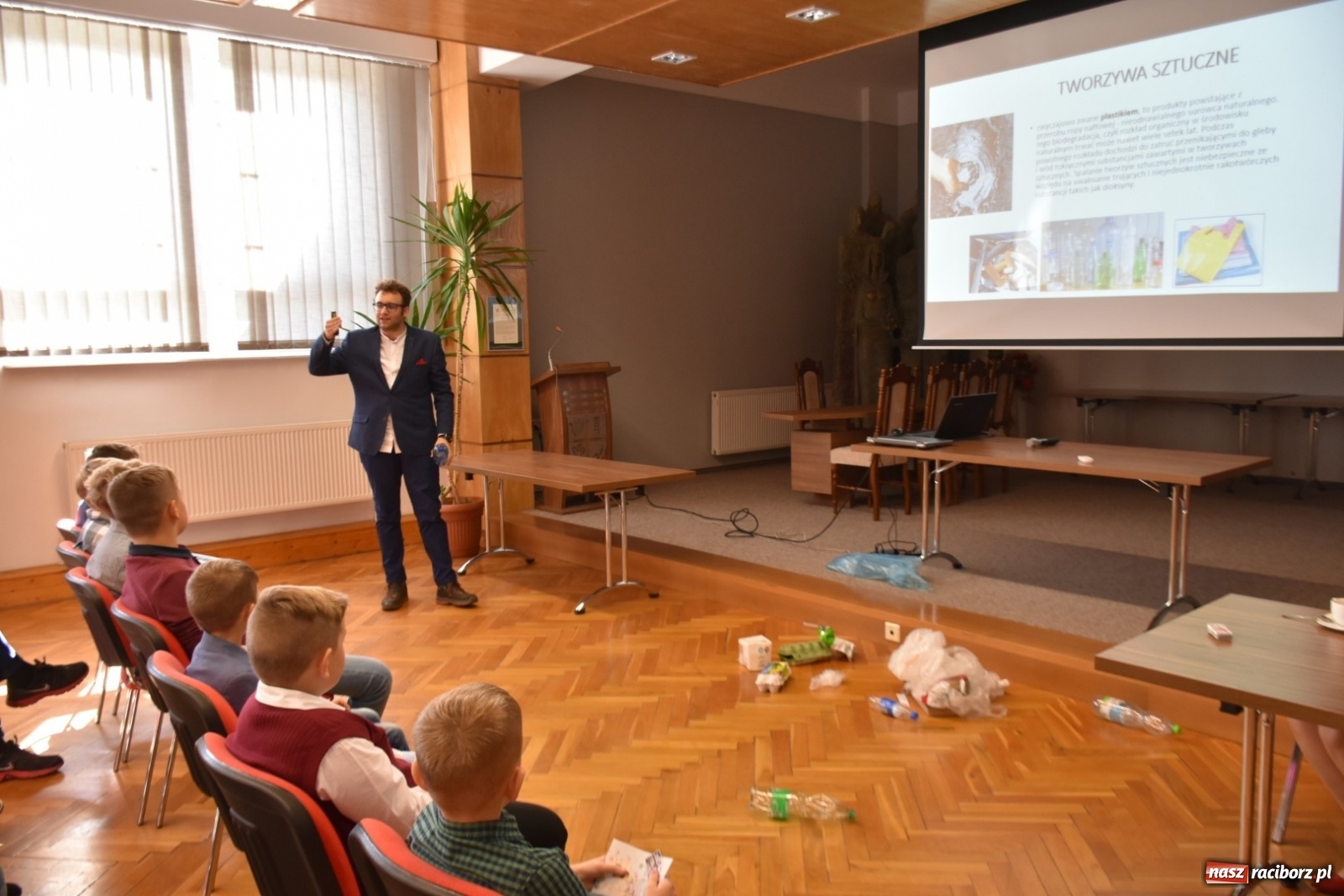 Zdjęcie w galerii na portalu naszraciborz.pl: Najmłodsi żacy gminy Krzyżanowice odebrali indeksy  wiadomości z regionu